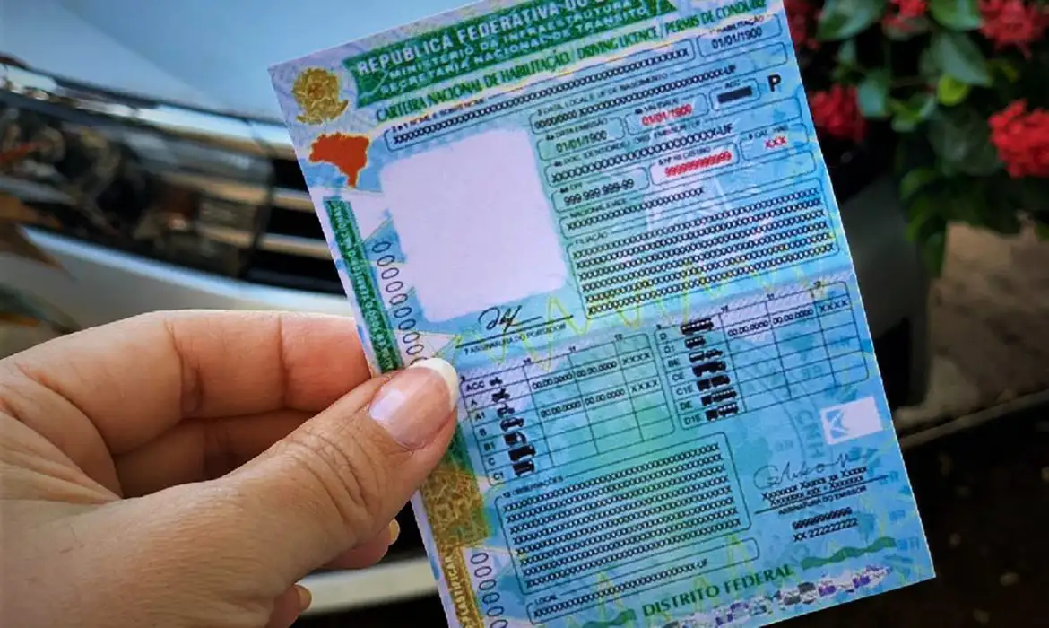Lei que cria CNH gratuita para população de baixa renda é sancionada