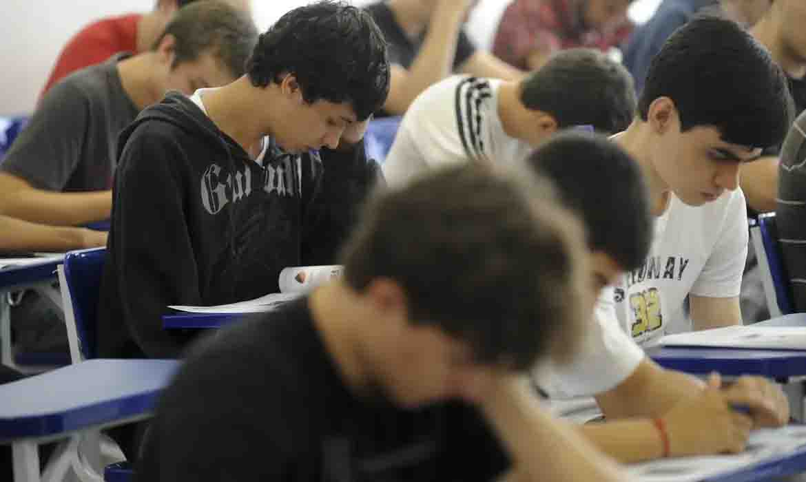 Pé-de-Meia: nascidos em julho e agosto recebem hoje parcela de R$ 200