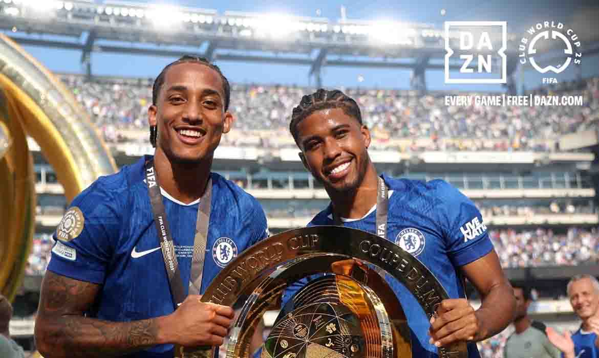 Sob a batuta de Palmer, Chelsea derrota PSG para conquistar o mundo